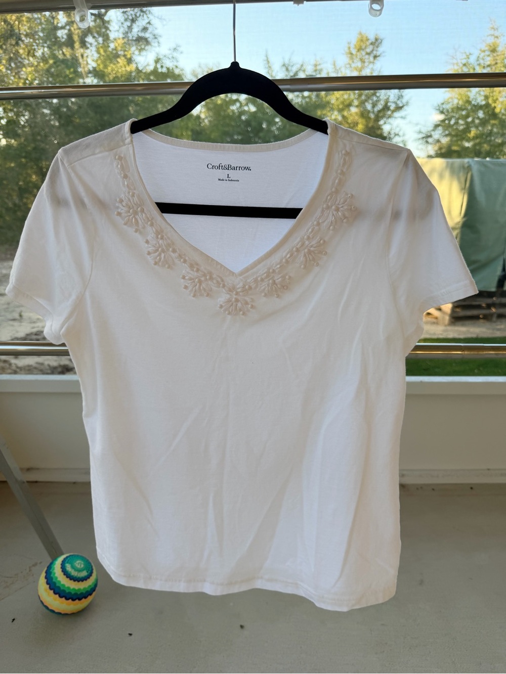 Croft & Barrow White Embellished V-Neck Short Sleeve Top Size L